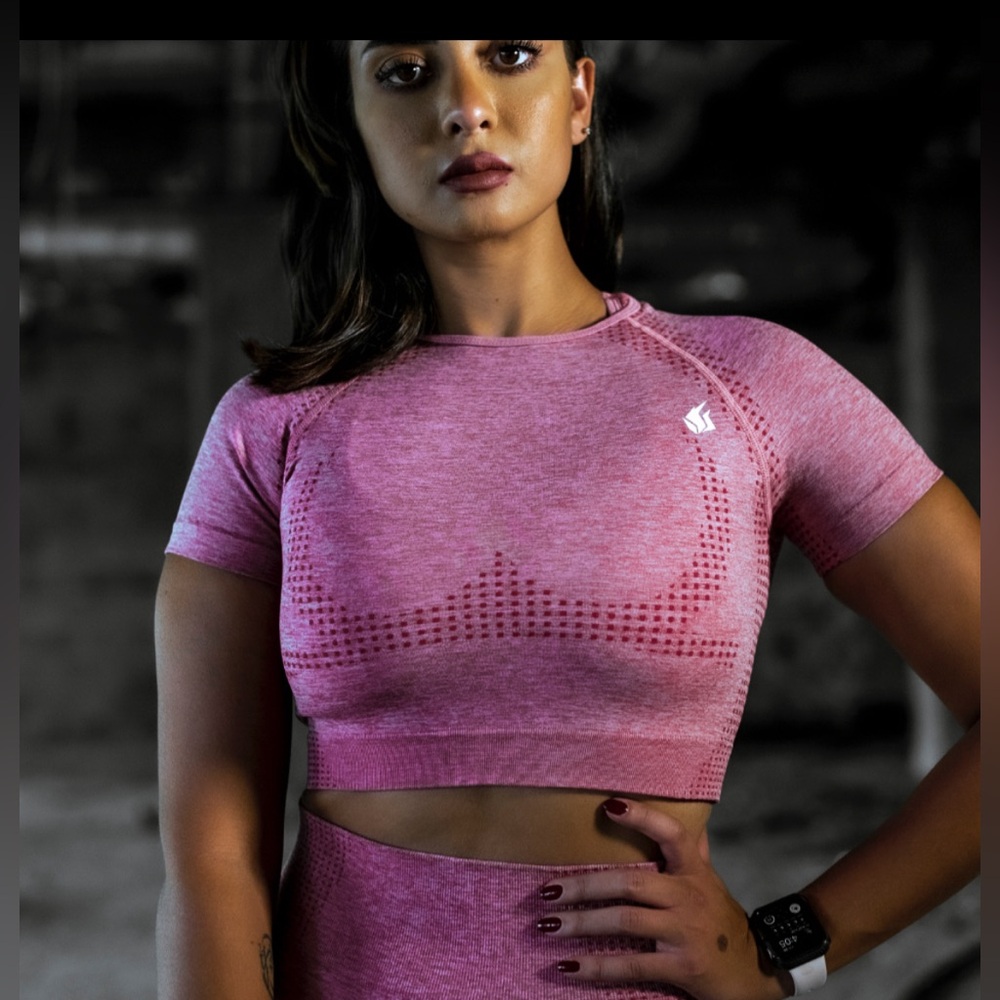 LIT- SEAMLESS TOP SHORT SLEEVE